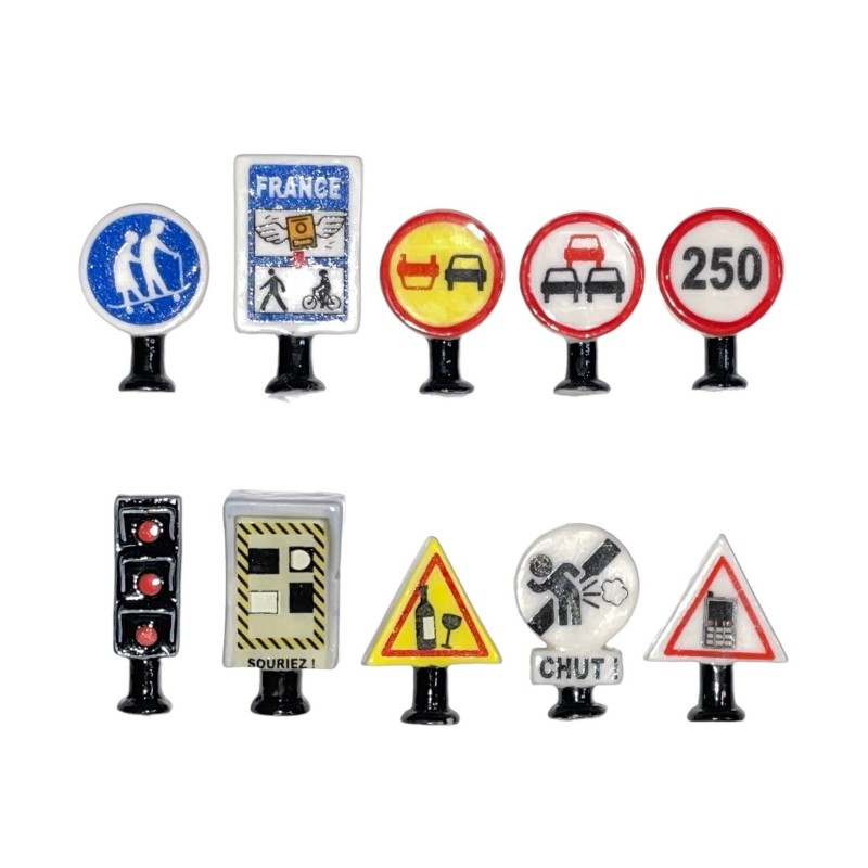 Série complète de 10 fèves Attention à vos points 2011