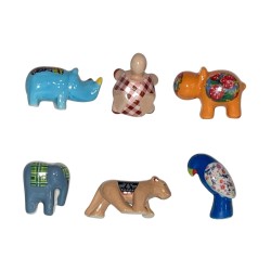 Série complète de 6 fèves Monoprix - Animaux et tissus du monde 2014