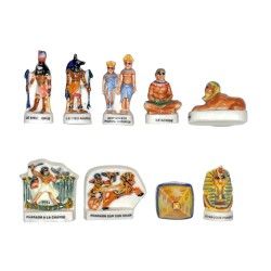 Série complète de 9 fèves Deviens pharaon au temps des pyramides 1999