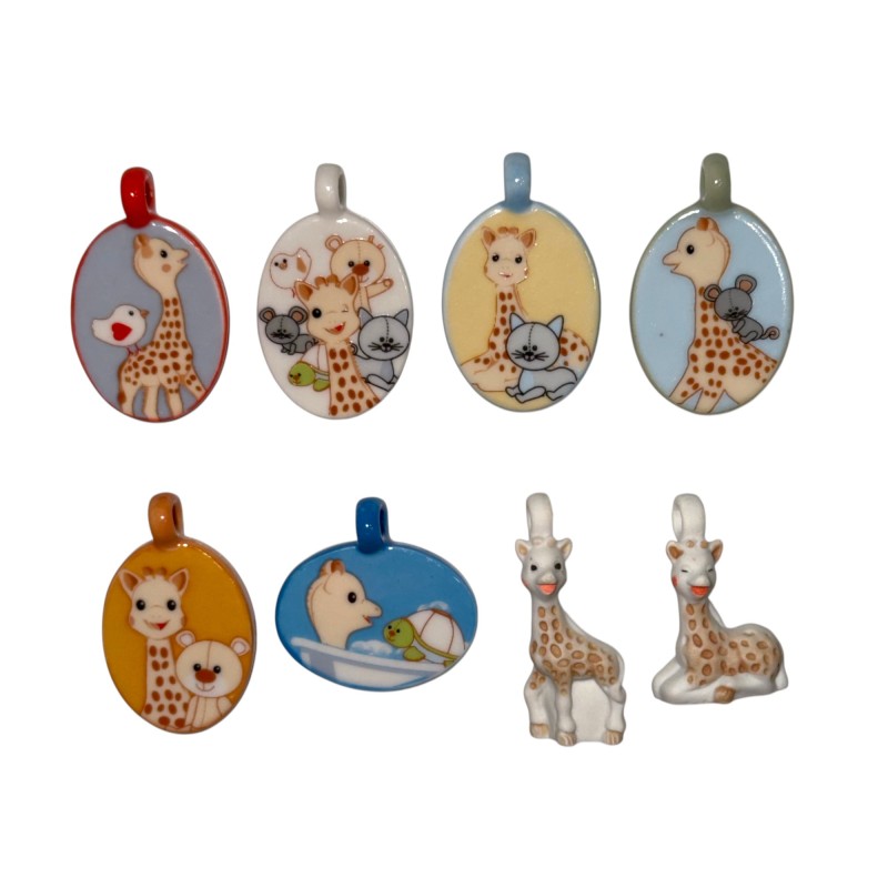 Série complète de 8 fèves Sophie la girafe pendentifs 2015
